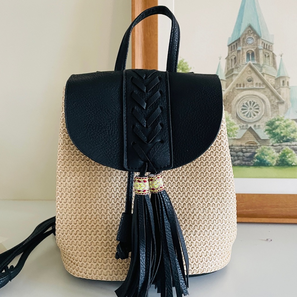 Chic Straw-Edged Mini Bag - Picture 4 of 6